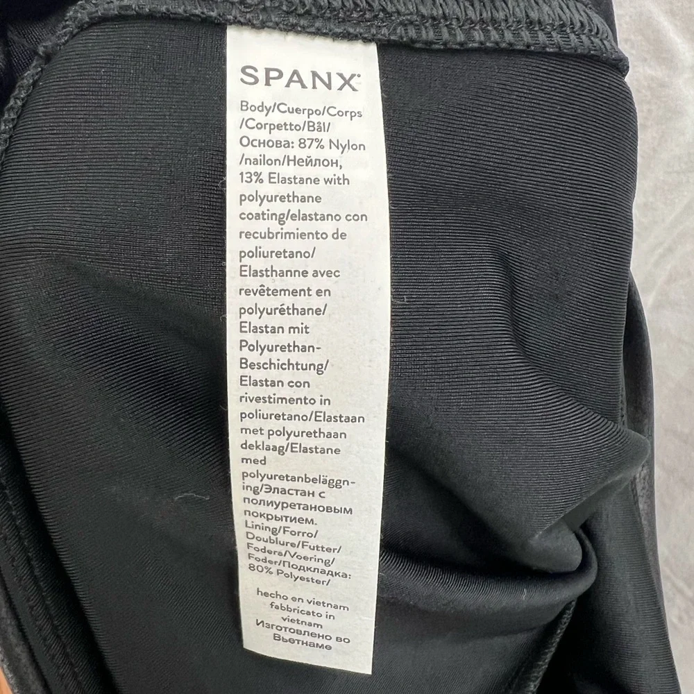 SPANX black faux leather leggings with stripe detail. - Picture 10 of 11